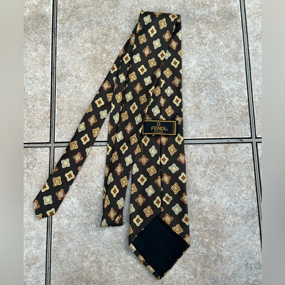 Fendi Elegant Black and Brown Patterned Men's Tie